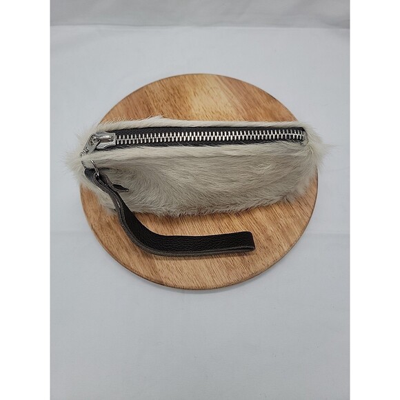 Lynn Tallerico Genuine Leather And Fur Wristlet/Clutch 9x4.5x3 - Picture 2 of 10